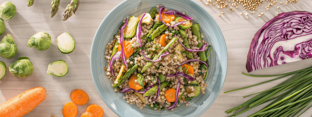 Trigo sarraceno con verduras y semillas
